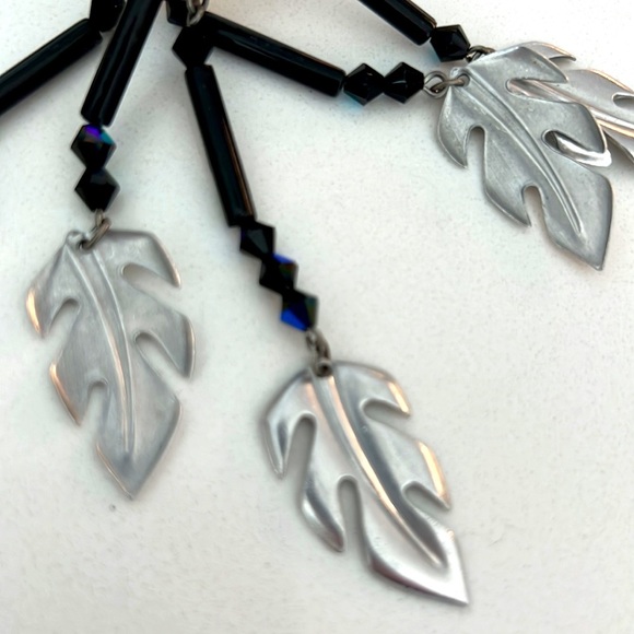 Vintage 70s Clip Earrings floral and feathers native-american inspired - Picture 7 of 8